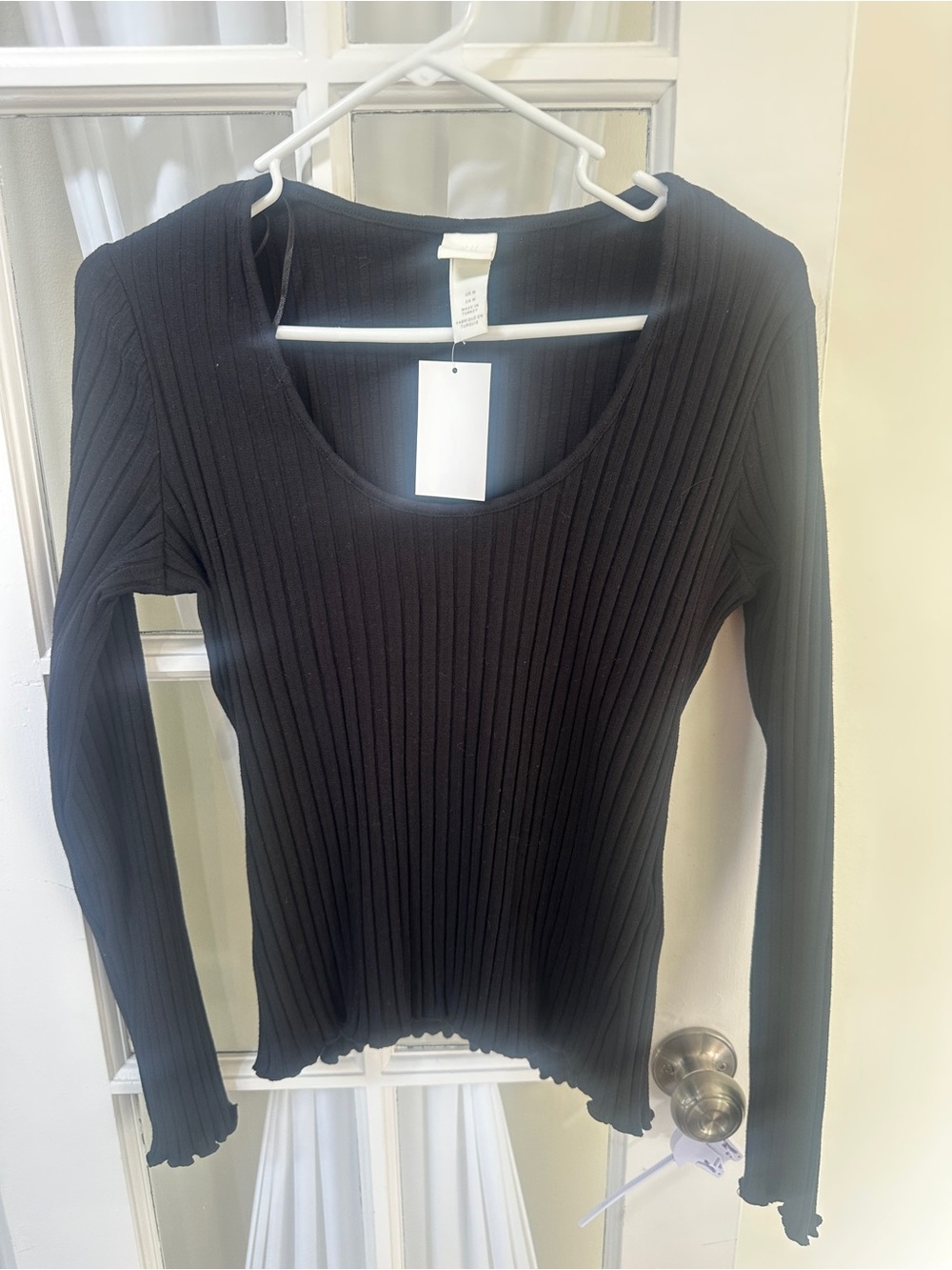 NWT H&M Medium Women's Ribbed Scoop Neck Long-Sleeve Top - Black
